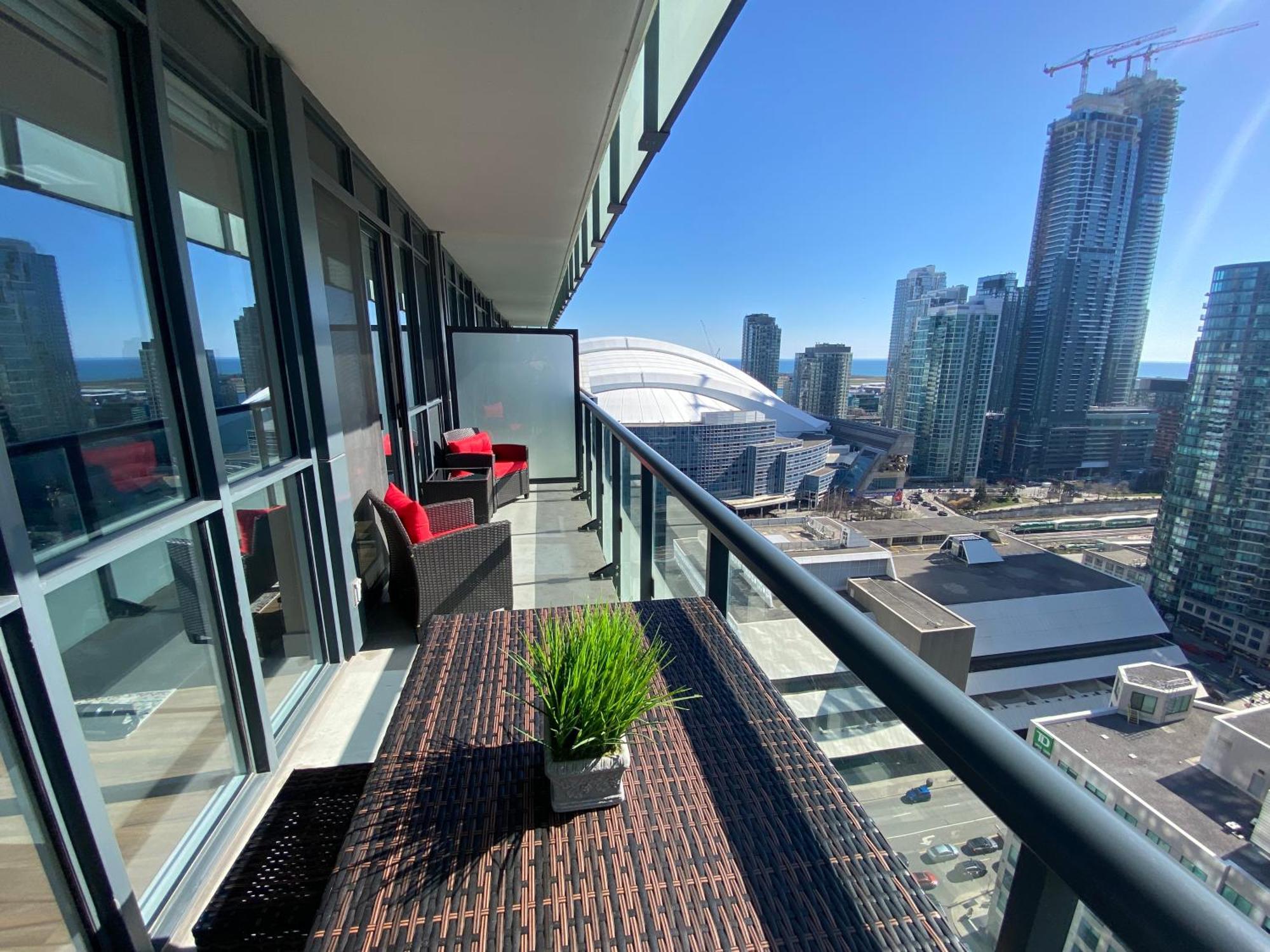 Central Toronto Suite - Free Parking, City Views, Near Cn Tower Exterior foto